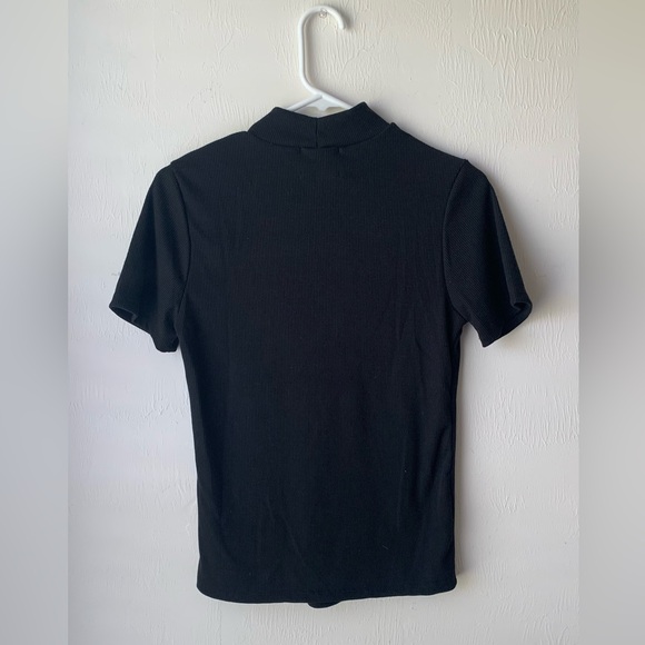 WILLOW Black Shiet with cute design - Picture 3 of 3